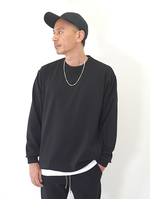 SALUTE HELM マットストレッチ ダンボールクルー - Black (83502)