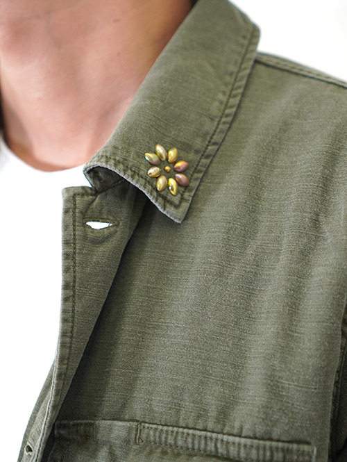 REMI RELIEF(レミリリーフ）Small  Flower Studded  Militaly Shirts Khaki