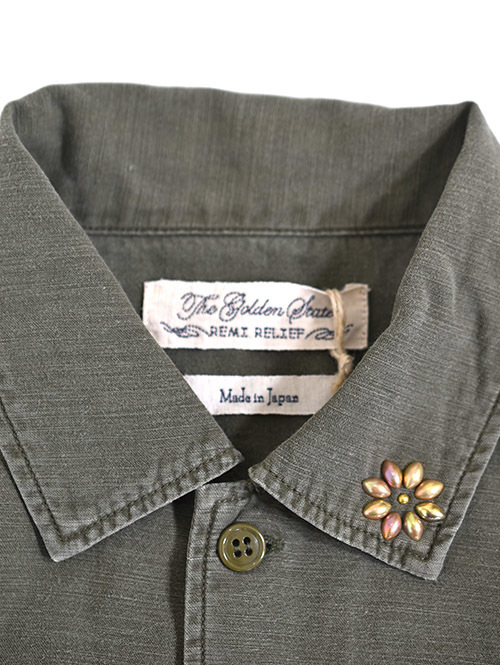 REMI RELIEF(レミリリーフ）Small  Flower Studded  Militaly Shirts Khaki