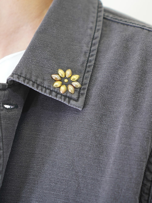REMI RELIEF(レミリリーフ）Small  Flower Studded  Militaly Shirts Black