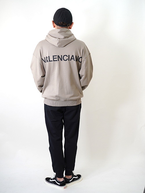 VALENCIANO ESENCIALES LOGO HOODIE Taupe