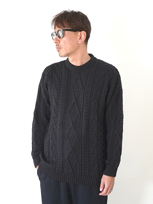 OLD DERBY KNITWEAR Cable Crew Knit - Black