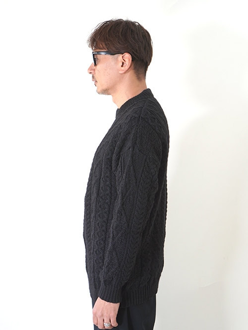 OLD DERBY KNITWEAR Cable Crew Knit - Black