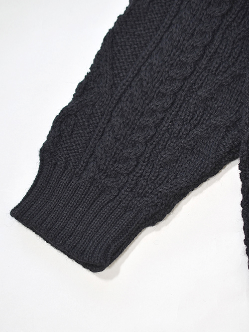 OLD DERBY KNITWEAR Cable Crew Knit - Black