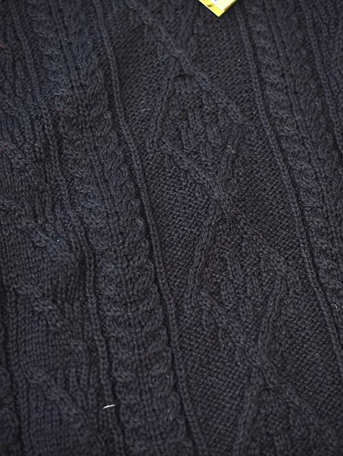 OLD DERBY KNITWEAR Cable Crew Knit - Black