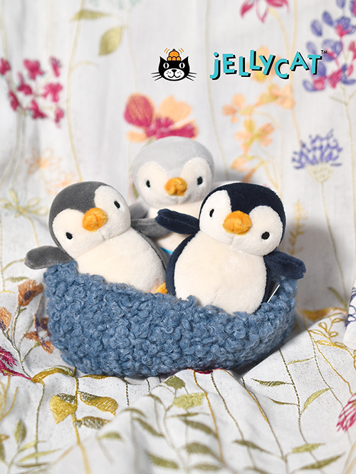 Nesting Penguins 3びきのペンギン　巣に入ったぺんぎん　