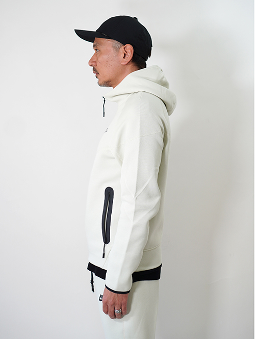 NIKE TECH FLEECE　テックフリースウインドランナー（シーグラス/ブラック）