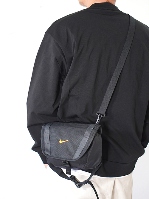 【NIKE】 ナイキ U HIKE WAISTPACK バッグ DJ9681 011BLACK/TOTOR