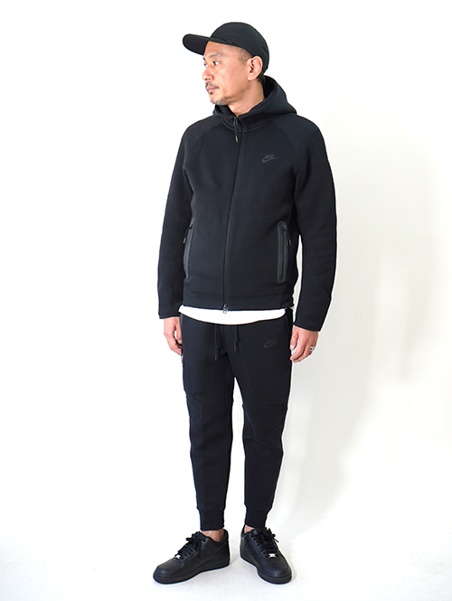 NIKE TECH FLEECE　テックフリースウインドランナー（ブラック）(FB7922-010)