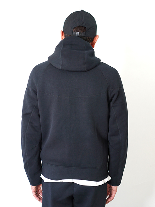 NIKE TECH FLEECE　テックフリースウインドランナー（ブラック）(FB7922-010)