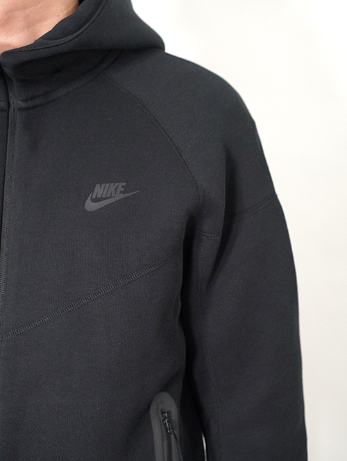 NIKE TECH FLEECE　テックフリースウインドランナー（ブラック）(FB7922-010)