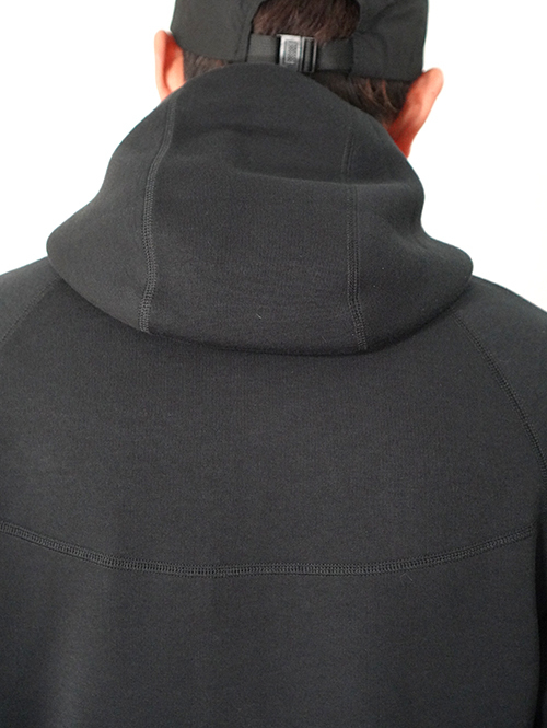 NIKE TECH FLEECE　テックフリースウインドランナー（ブラック）(FB7922-010)