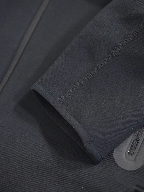 NIKE TECH FLEECE　テックフリースウインドランナー（ブラック）(FB7922-010)