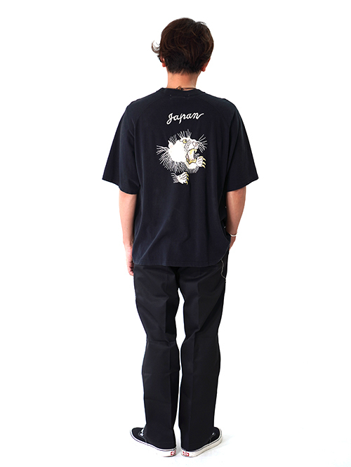 REMI RELIEF Embroidery(刺繍）Tiger Tee -Black