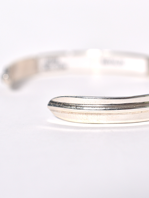 Navajo John Nelson Feather Silver Bangle を通販 | ETOFFE Navajo John Nelson Feather Silver Bangle を通販 | ETOFFE