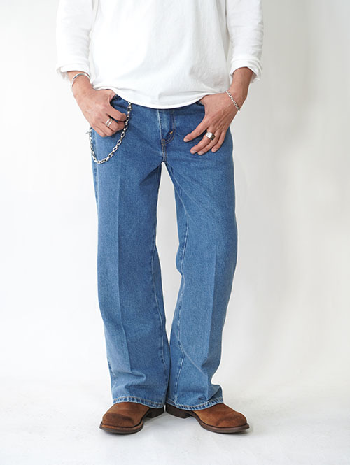 Levi’s STA PREST フレアデニム - Medium Indigo