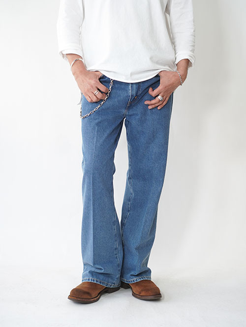Levi’s STA PREST フレアデニム - Medium Indigo