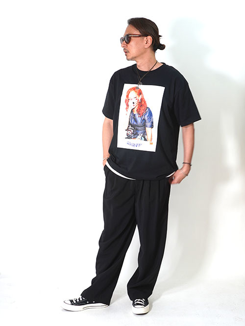 GOTHAM STORE PHOTO TEE - Black