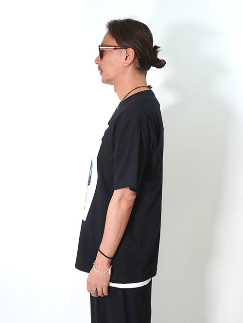 GOTHAM STORE PHOTO TEE - Black