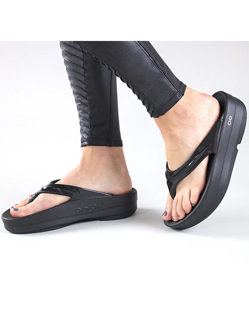 OOFOS OOmega - Black