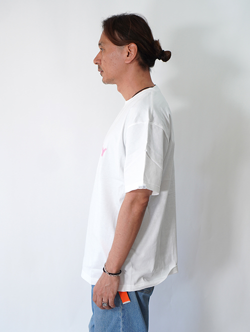 ANTHOLOGY FINALLY Tee