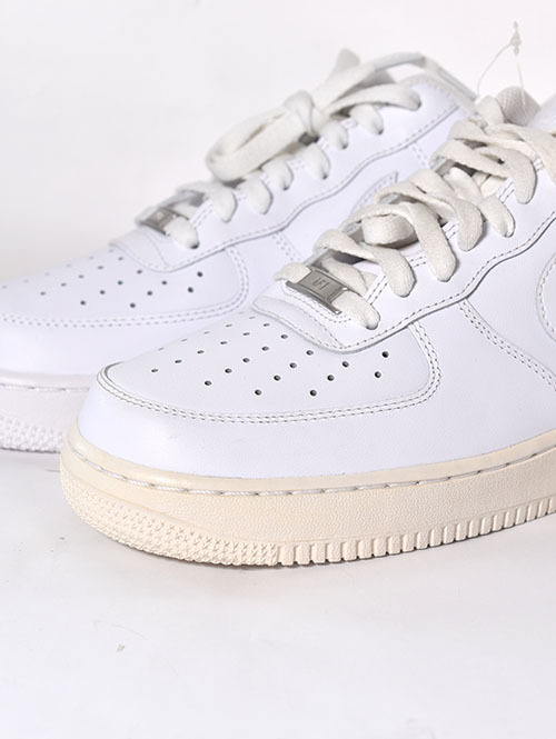 NIKE AIR FORCE 1 WMNS White　展示品　日焼け品