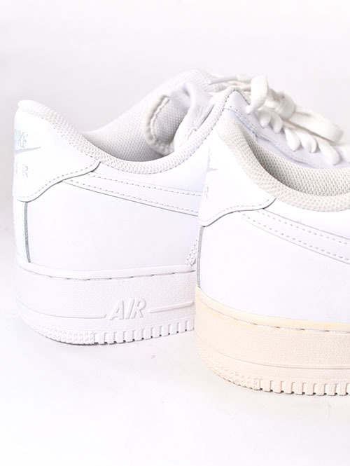 NIKE AIR FORCE 1 WMNS White　展示品　日焼け品