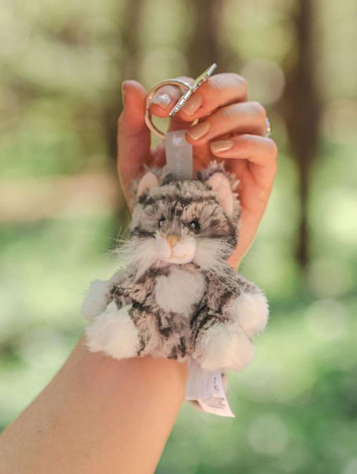 Wrendale designs　レンデールデザインズ　　チャーム　Esmeralda  Cat Plush Keyring  ねこ　ネコ　キーホルダー　ネコのバッグチャーム　KPLUSHO11