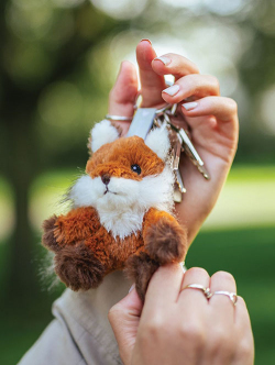 Wrendale design　レンデールデザイン　チャーム　Autumn' Fox Plush Character Keyring　きつね チャーム　キツネ キーホルダー　キツネのバッグチャーム　KPLUSH002
