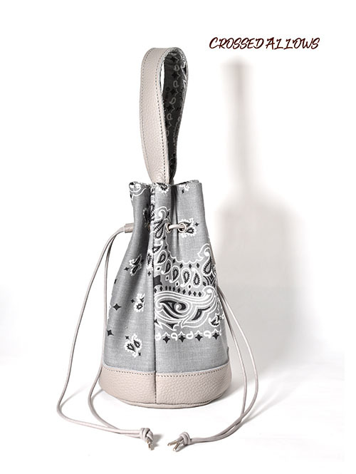 CROSSED ARROWS バンダナ　レザー巾着　Grey