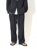 LA MOND  TWILL TWIST CENTER SEAM PANT