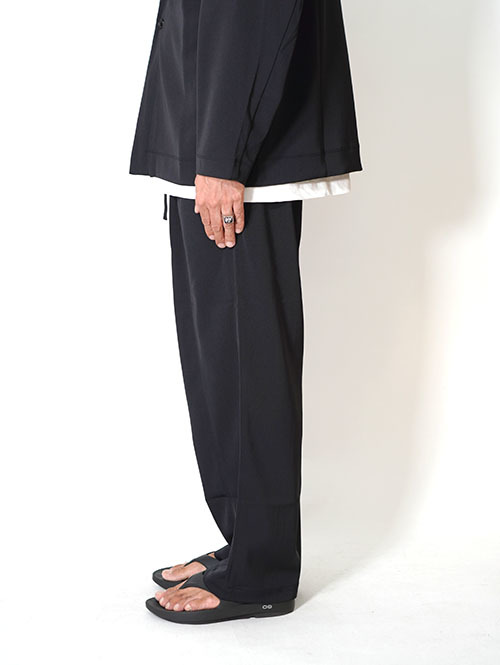 LA MOND TWILL TWIST CENTER SEAM PANT