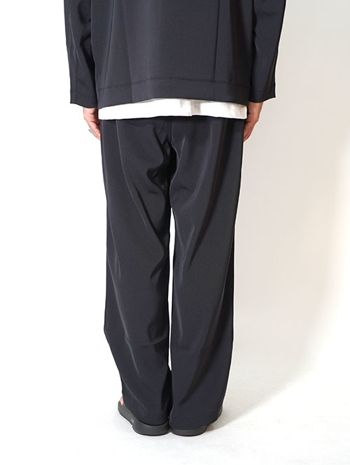 LA MOND TWILL TWIST CENTER SEAM PANT