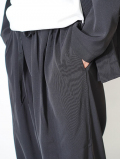 LA MOND  TWILL TWIST CENTER SEAM PANT