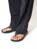 LA MOND  TWILL TWIST CENTER SEAM PANT