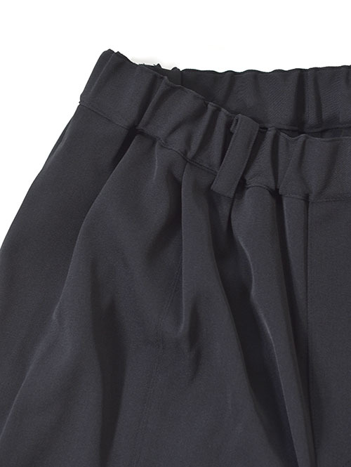 LA MOND TWILL TWIST CENTER SEAM PANT