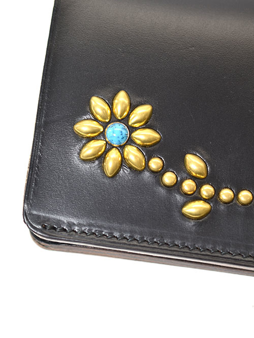 CROSSED ARROWS クロムレザー スタッズ チェーン穴付きトラッカーウォレット- Black/Gold/Turquoise
