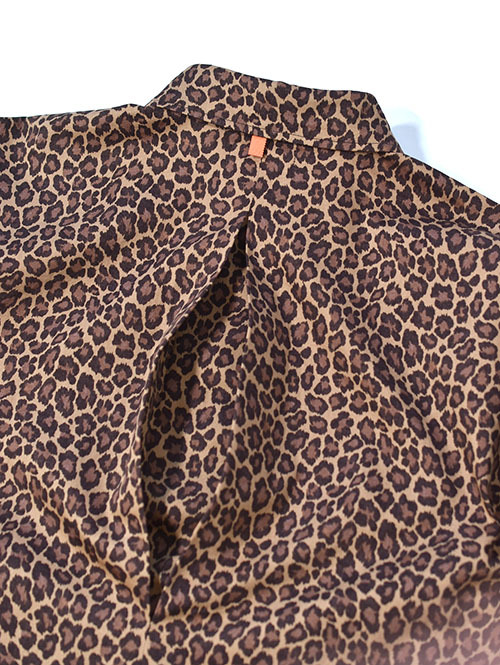 ILL ONE EIGHTY LEOPARD PLEAT SHIRT