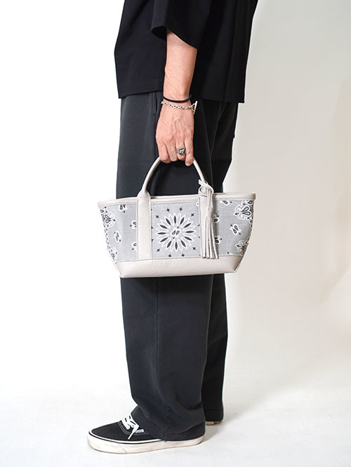 CROSSED ARROWS バンダナ柄 レザートートバッグ（Grey）