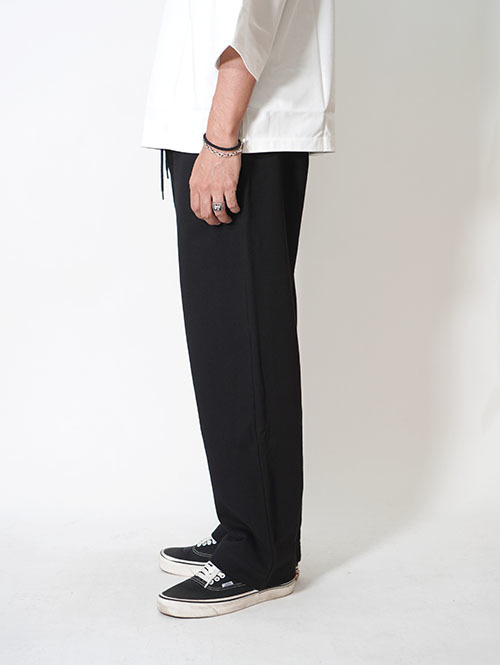 W.A.T.C STUDIO Straight-Leg Relaxed Sweatpants - Black