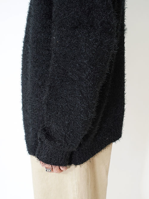 MALIBU FARM SHAGGY KNIT Crew - Black