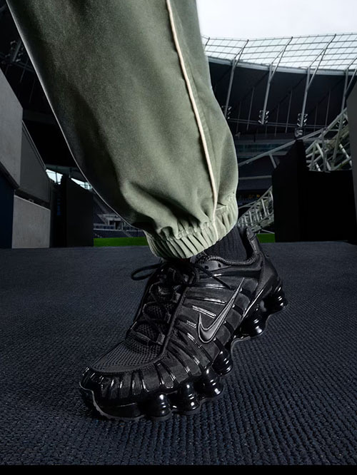 【NIKE】W NIKE SHOX TL　ナイキ　BLACK　AR3566002 