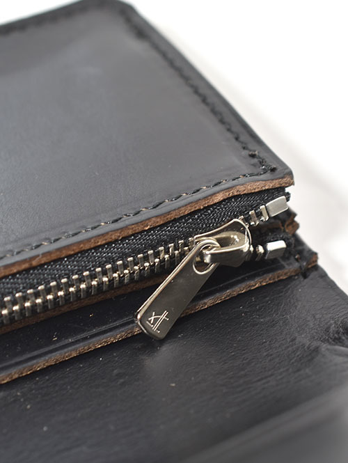 CROSSED ARROWS 　クロムレザー　スタッズ　チェーン穴付きトラッカーウォレット-　Black/Silver/Turquoise