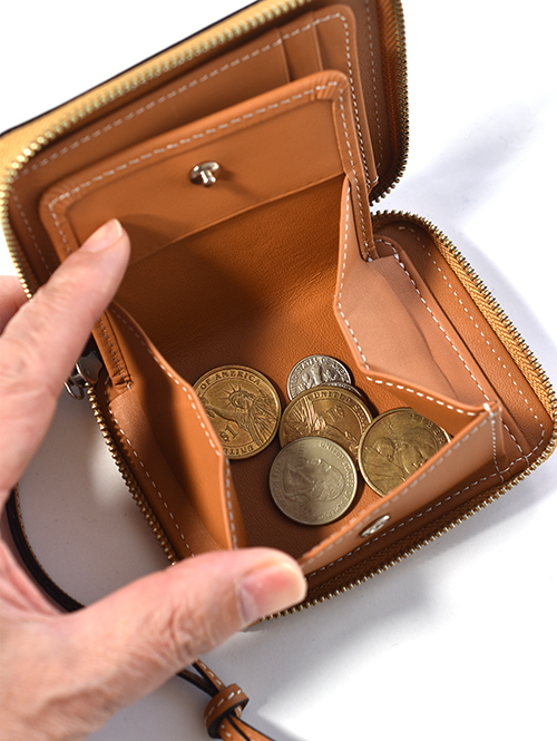 SOPO ROUND ZIP PURSE - Camel