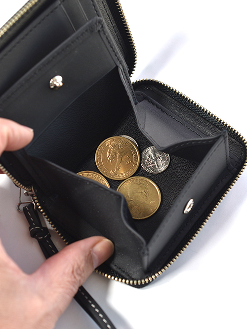 SOPO ROUND ZIP PURSE - Black