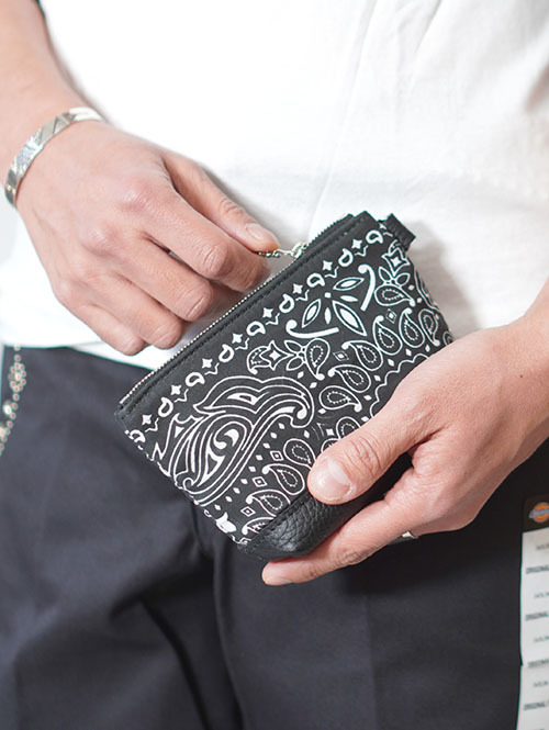 CROSSED ARROWS  バンダナ柄 ポーチ