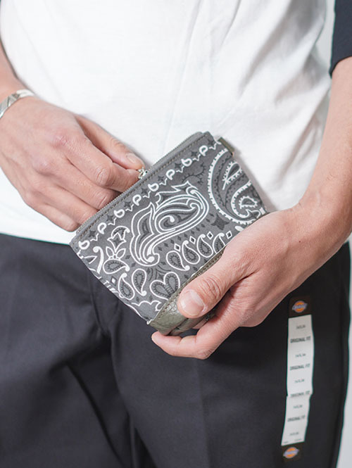 CROSSED ARROWS  バンダナ柄 ポーチ