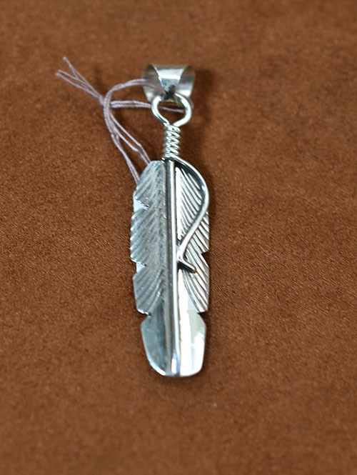 Navajo AARON DAVIS フェザーペンダントトップ