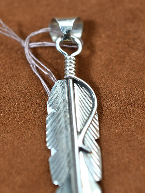 Navajo AARON DAVIS フェザーペンダントトップ