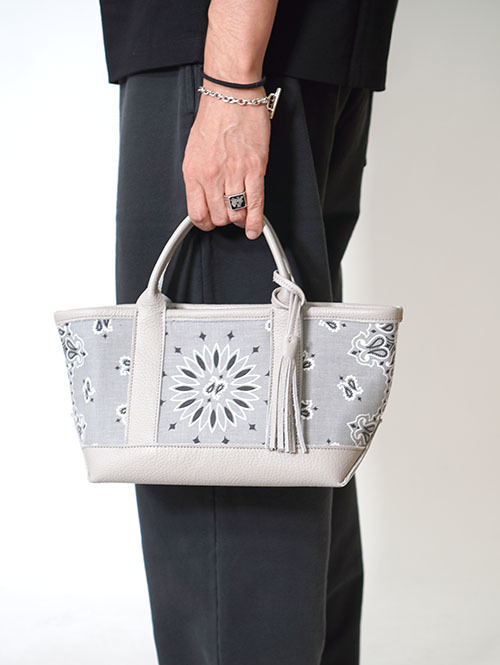 CROSSED ARROWS バンダナ柄 レザートートバッグ（Grey）